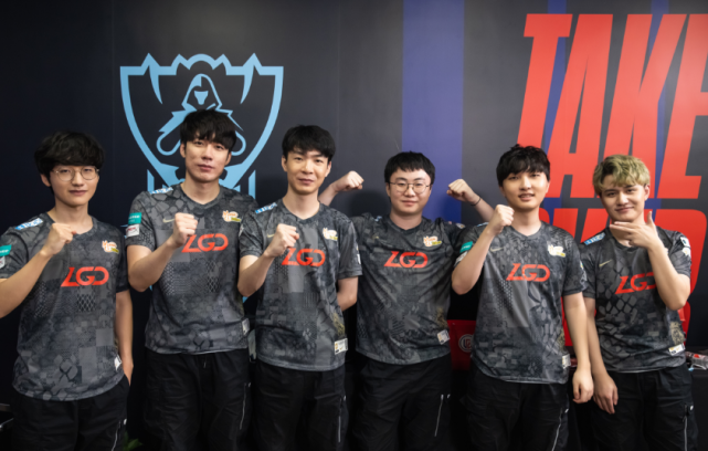 费耶诺德球 费耶诺德球